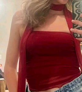 maroon tube top with scarf 💅🏻