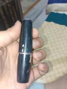 Huda Beauty Lip Contour With Avon Shade Stick