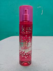 Layer&#39;r Wottagirl Body Mists