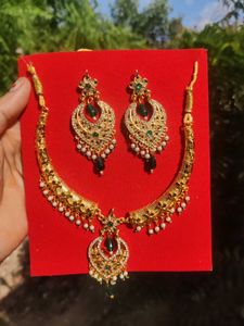 Hasli With Earing