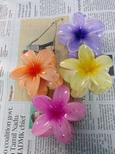 Plumeria Flower Claw