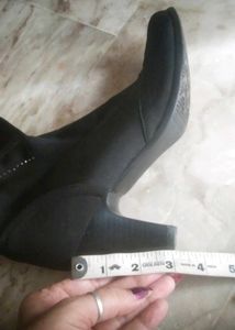 BRAND NEW 3 inc heels fancy long shoes