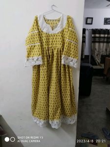 mother nd daughter same outfit