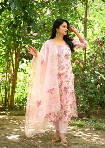 Beautiful Pink Cotton Kotta Doria Appliq Work