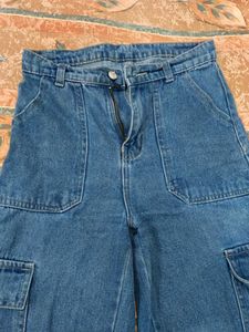 Wide Leg Cargo Jeans