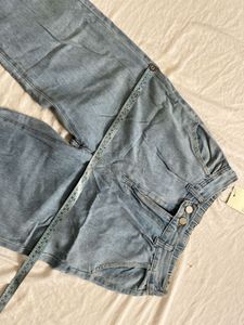 GIRLS KOREAN JEANS.