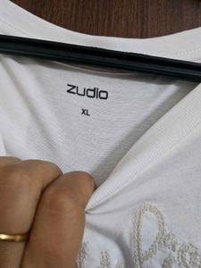 White Tshirt