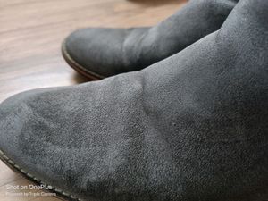 Chelsi Dark Grey Colour Vetvet