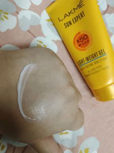 Lakme Sunscreen- Spf 50 PA+++ 100g