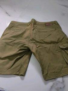 Short Cargo Pants