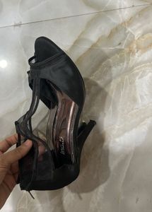 INC.5 Black Heels