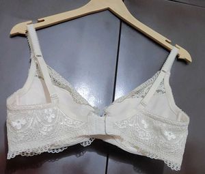 Cream Elegant Lace Bra For 38 Bust