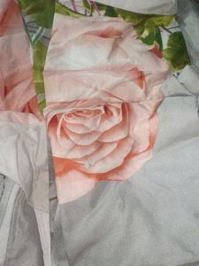 2 King Size Bedsheets With Pillow Covers