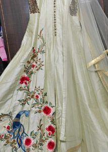 Pent Suit With Centre Slit