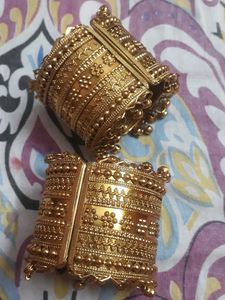 Golden Broad Handcuffs