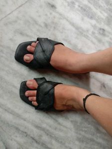 * Slipper