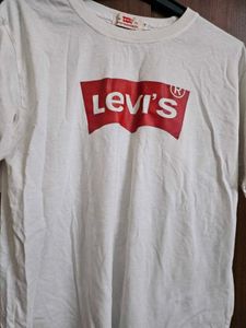 Levi's Tshirt
