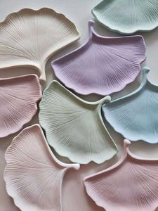 Concrete Leaf Tray
