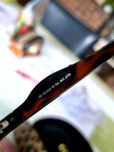 ORIDIGINAL  GUESS  GOGGLES