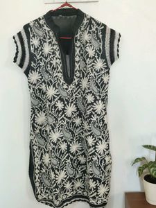 Black Kashmiri threadwork kurta
