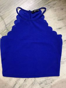 Cut Out Detail Crop Top