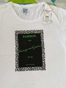 Trendy White Graphic Tee