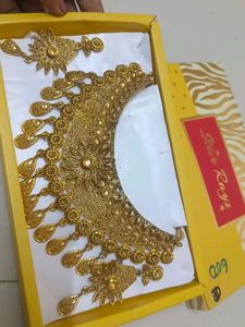 Gold-toned Statement Jewelry Set