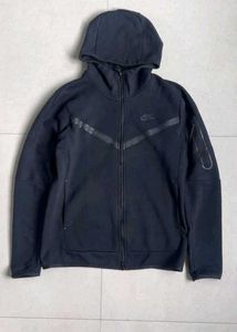 NIKE TECH FLEECE