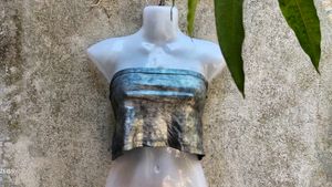 SEXIEST SNAKE PRINT TOP
