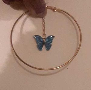 Golden Round Earrings With Hanging Butterflies
