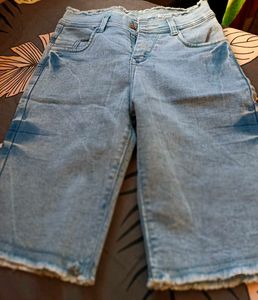 Women Blue Knee Length Capri