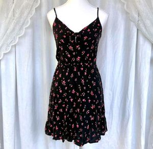H&M Tie-up Dress