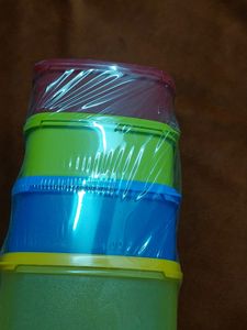 Set of 4 vibrant color container storage lunch box