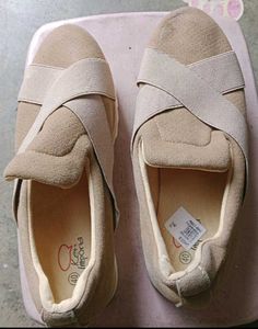 KET IMPORTA STYLISH SHOES (40 Size)