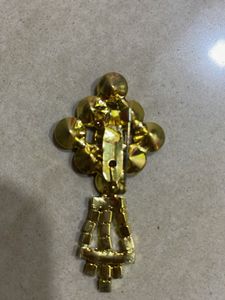 Elegant Crystal Drop saree pin