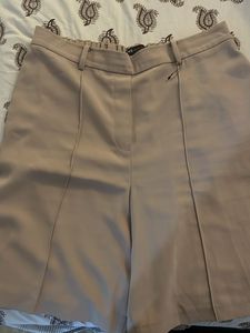 Elegant Beige Shorts