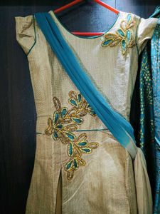 It&#39;s A Beautiful Front Cut Dress .