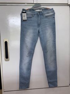 Men Blue Carrot Fit Light Wash Jeans