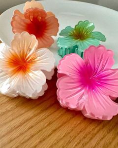 Set Of 3 Flower Hair Clature 🌸
