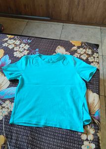 blue tshirt