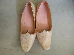 Mujri For Men Good condition