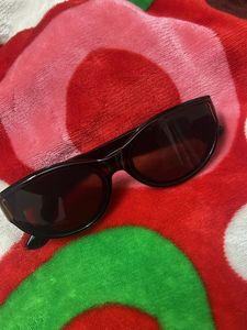 Chic Brown Sunglasses - A New One 😎