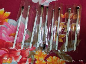 Praush beauty 16 Face And Eyes brush