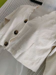 ZARA Cute Cropped Cardigan