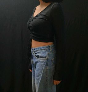 Black Long Sleeve Crop Top