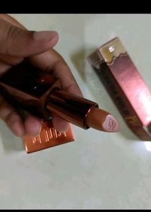 Charlotte Tilbury+Too Faced Lipstick