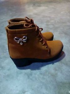 Light Weight Boots For Women