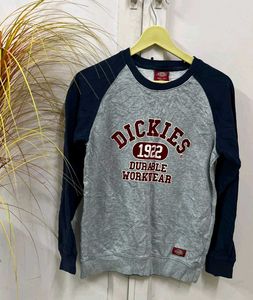 it&#39;s dickies sweater