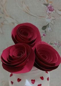 DIY Paper Rose Bouquet With Heart Patterned Vase
