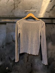 MANGO Women&#39;s Grey Top!